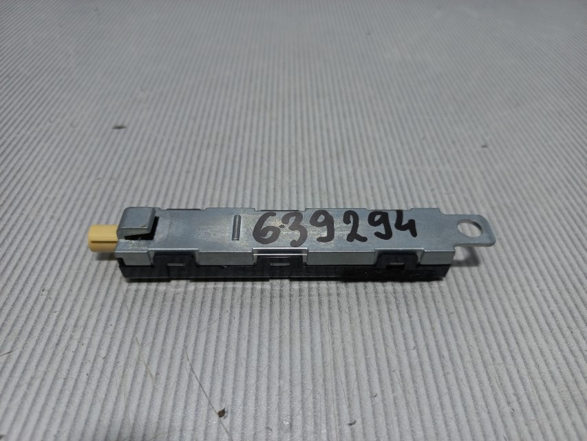 DIJELOVI ANTENA VW GOLF 6 > 08-12 5K0035552A