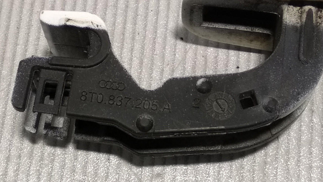 RUCKA VRATA AUDI A5 (8T3/8F7) COUPE > 07-11 8T0837205A