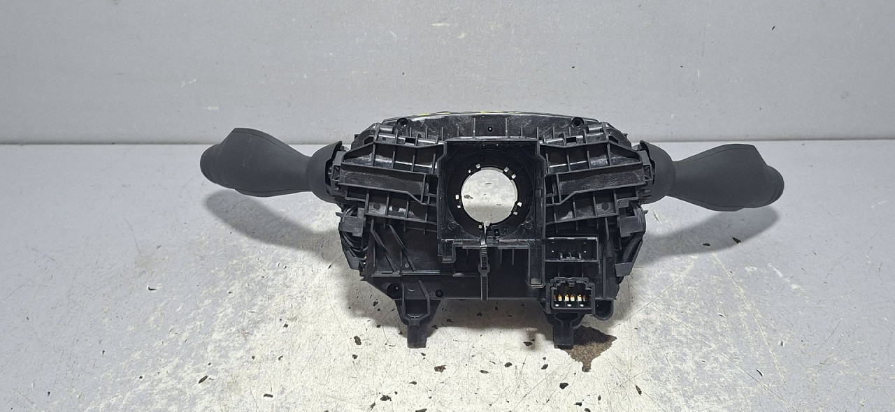 DIJELOVI RUCICE VOLANA VOLVO XC60 > 17- 2.0