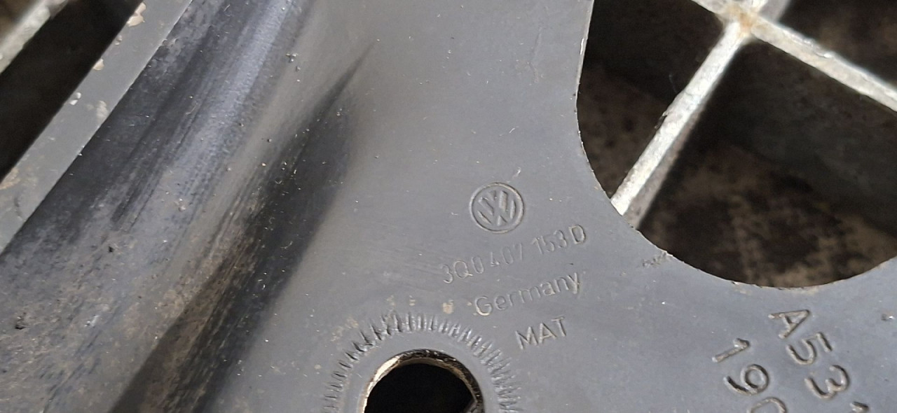 DIJELOVI LAFETA VW PASSAT B8 > 19 - 3Q0407153D