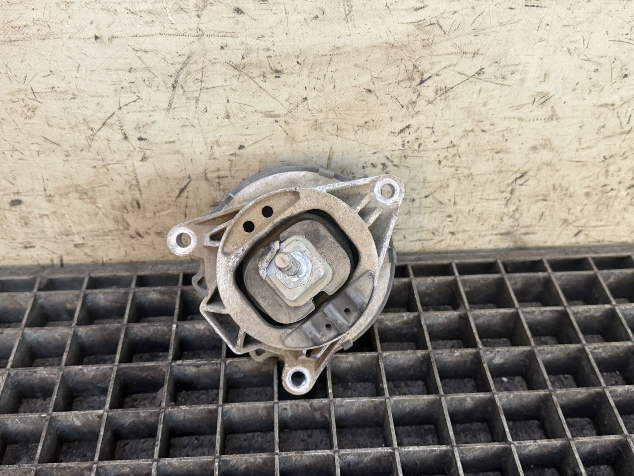 DIJELOVI NOSAC MOTORA BMW X3 (F25) > 14-17 6868490