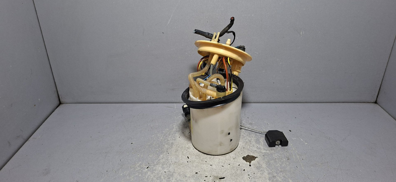 PUMPA GORIVA U REZERVOARU VW PASSAT B8 > 14-19 3Q0919050