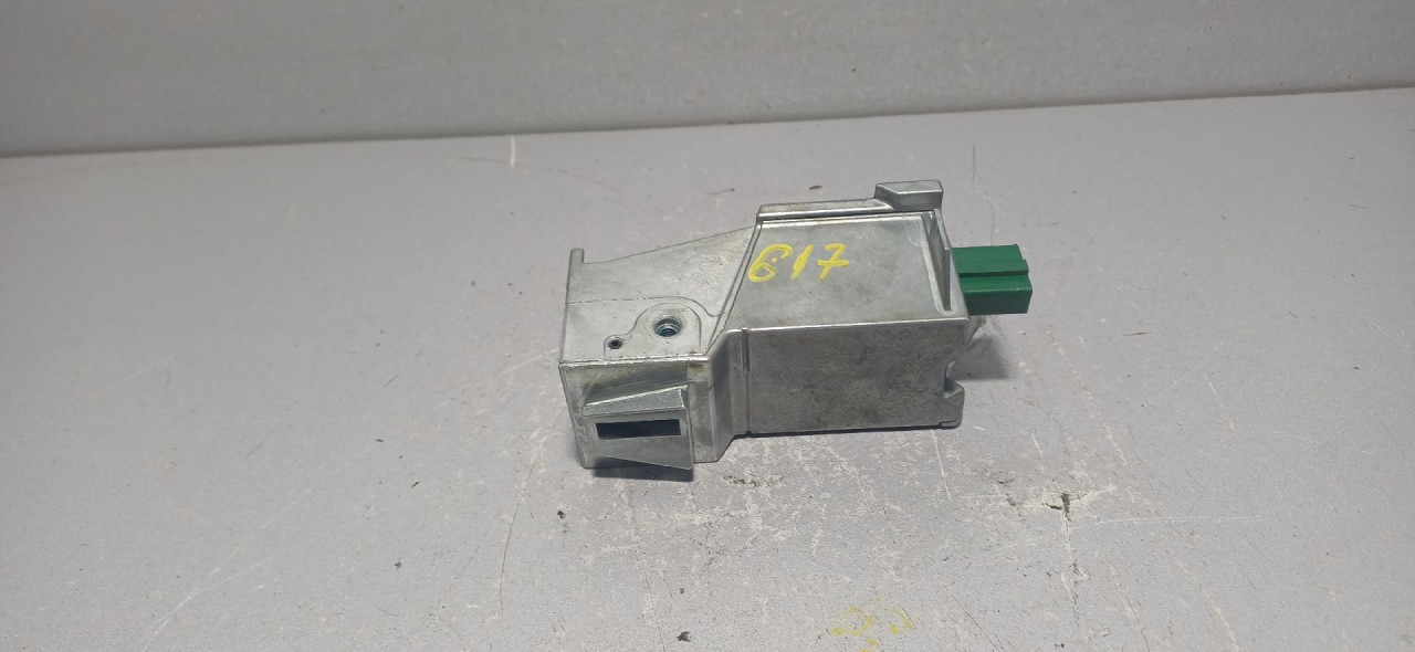 DIJELOVI BRAVA FORD KUGA > 08-12 8M513F880GD