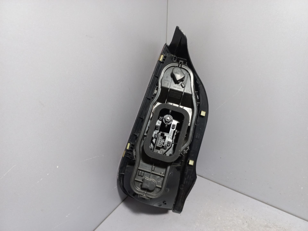DIJELOVI STOP SVJETLO VW UP > 12-16 1S0945096G