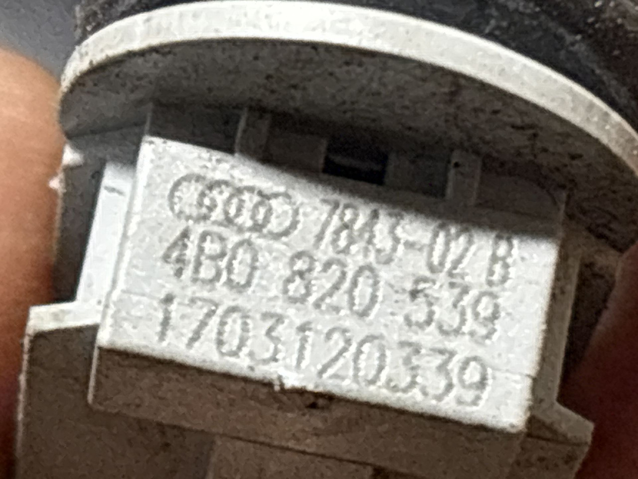 DIJELOVI SENZOR TEMPERATURE VW PASSAT B7 > 10-14 4B0820539