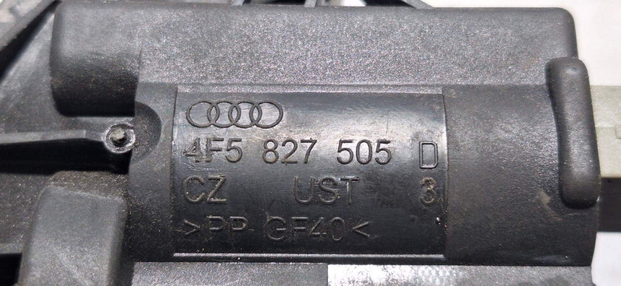 DIJELOVI BRAVA GEPEKA AUDI A4 (B8) > 12-15 2.0 4F5827505D