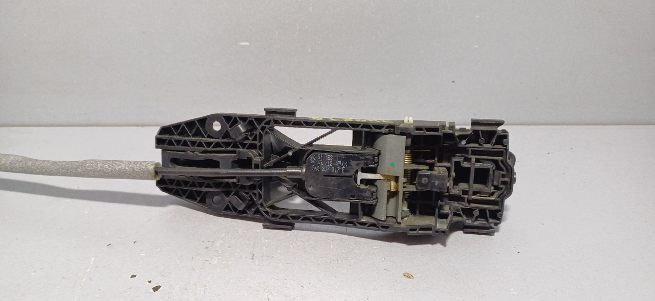 DIJELOVI RUCKA VRATA SEAT LEON > 13-16 5N0839885H