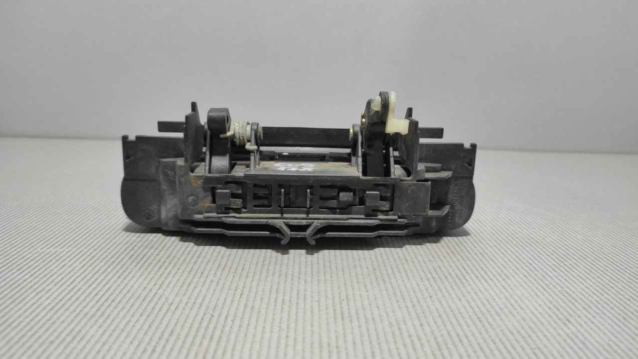 DIJELOVI RUCKA VRATA AUDI A3 > 08-12 4B0839885