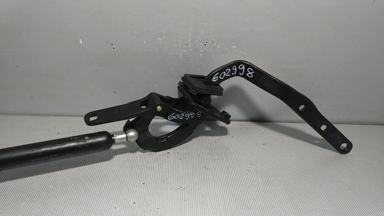 DIJELOVI BAGLAMA GEPEKA VOLVO V70 > 05-07 8643157