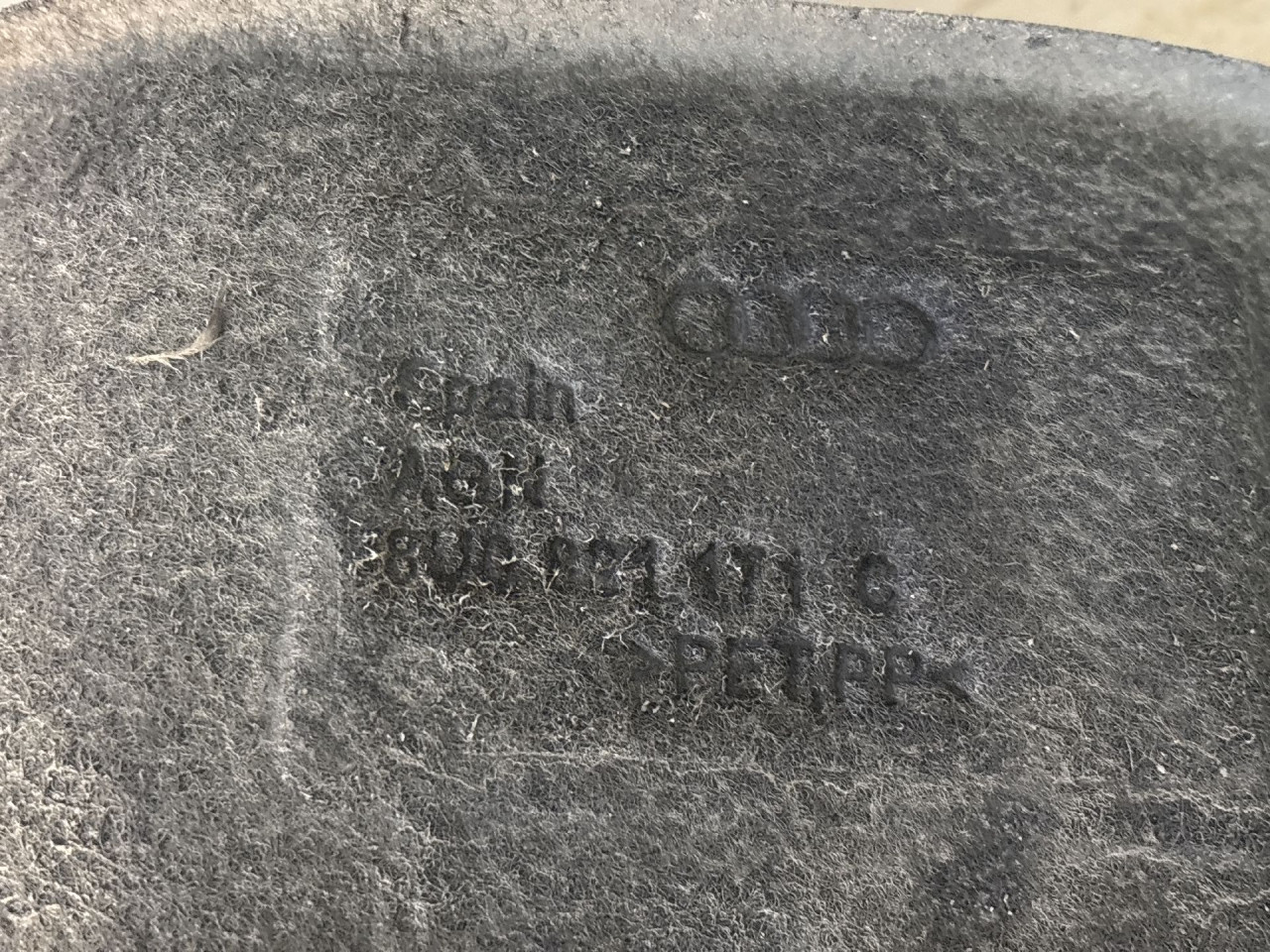 UNUTRASNJI BLATOBRAN AUDI Q3 > 11-15 8U0821171C