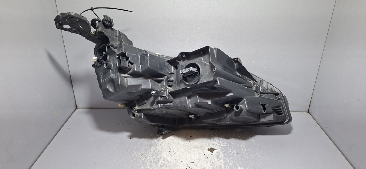 DIJELOVI FAR OSTECEN PEUGEOT 3008 > 16-20 9826572780