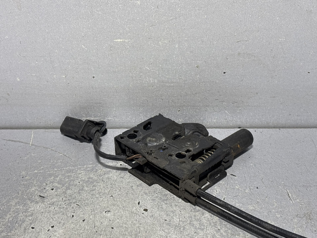 DIJELOVI BRAVA HAUBE SKODA SUPERB > 15-19 3V0823509B