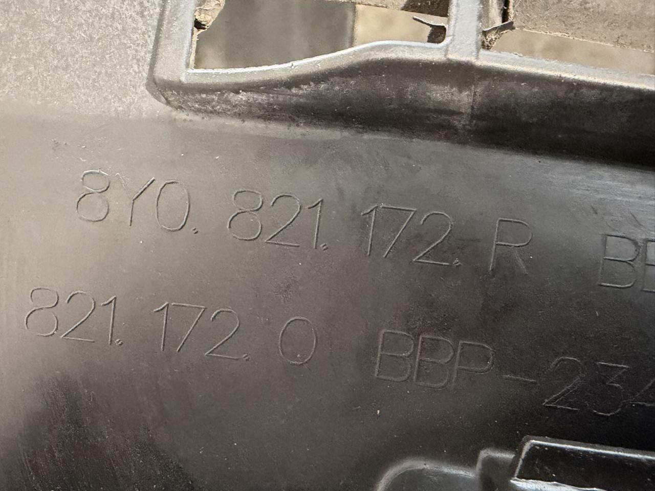 UNUTRASNJI BLATOBRAN AUDI A3 (8Y) > 20 -  8Y0821172R