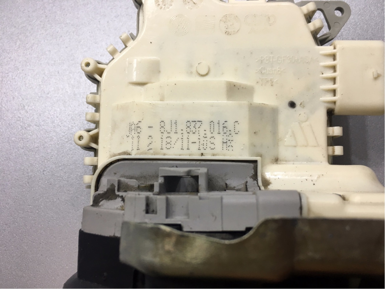 DIJELOVI BRAVA VRATA AUDI Q5 > 08-11 8J1837016C