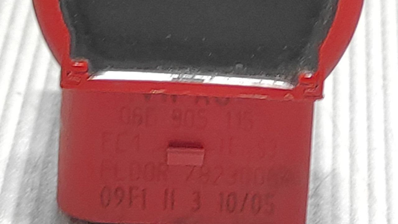 DIJELOVI BOMBINA AUDI A6 > 04-08 06E905115