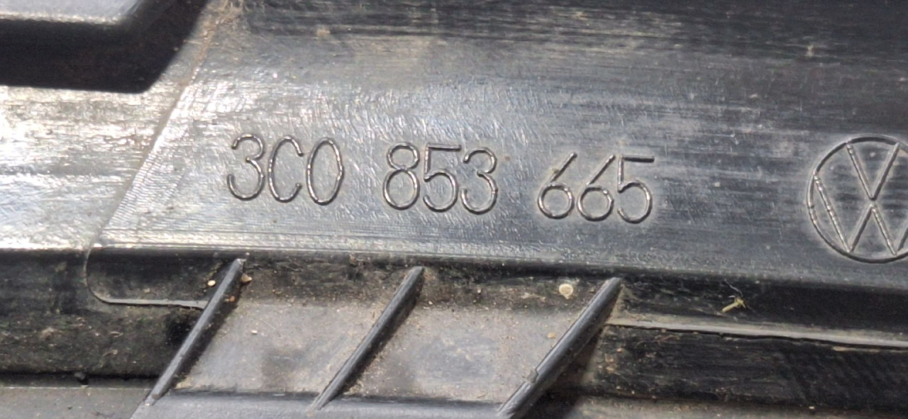 DIJELOVI RESETKA BRANIKA VW PASSAT B6 > 05-10 3C0853665