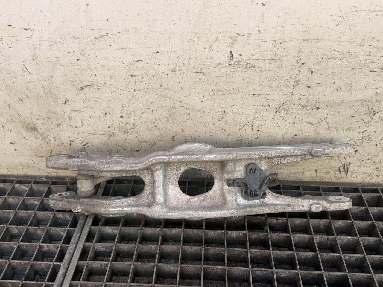 LAFETA MERCEDES E KLASA (W213/S213) > 16-23 A2053300