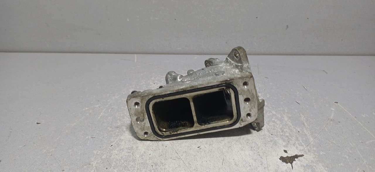 DIJELOVI CRIJEVO AUDI Q5 (FY) > 17 - 20  2.0 04L128637B