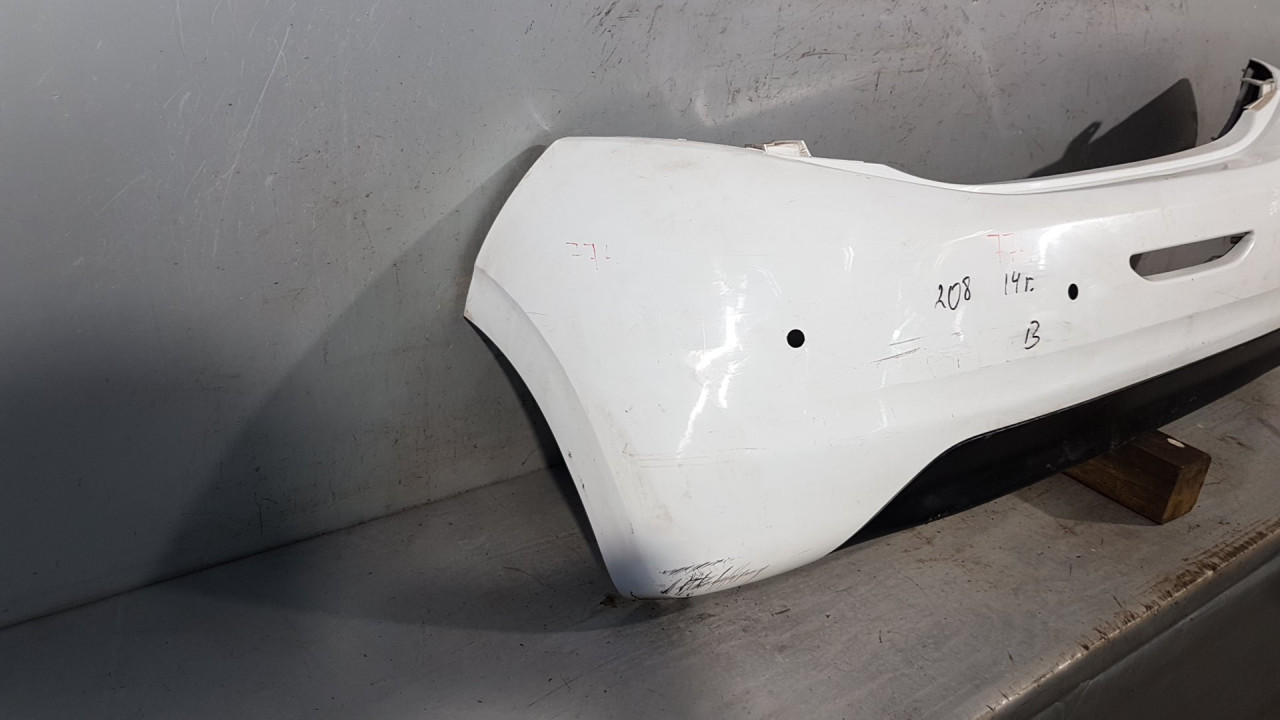 DIJELOVI BRANIK PEUGEOT 208 > 12-15 9676505677