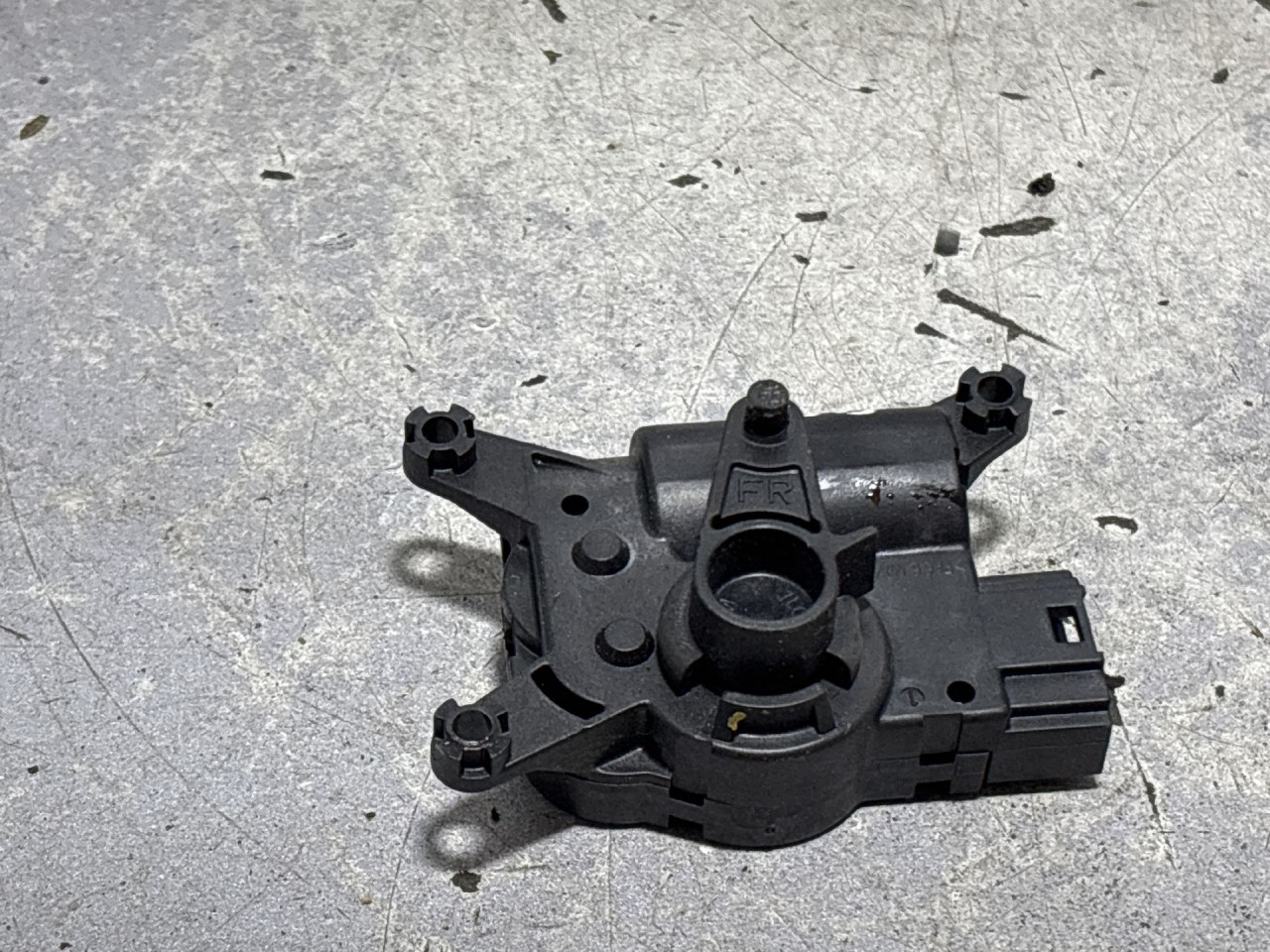 DIJELOVI MOTORIC KLAPNE AUDI Q7 (4L) > 09-15 52411483R