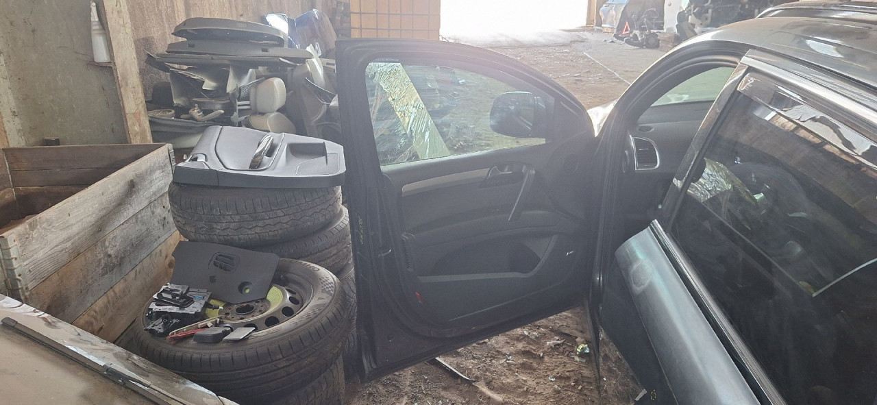 DIJELOVI VRATA AUDI Q7 (4L) > 06-09 3.0 4L0831051A