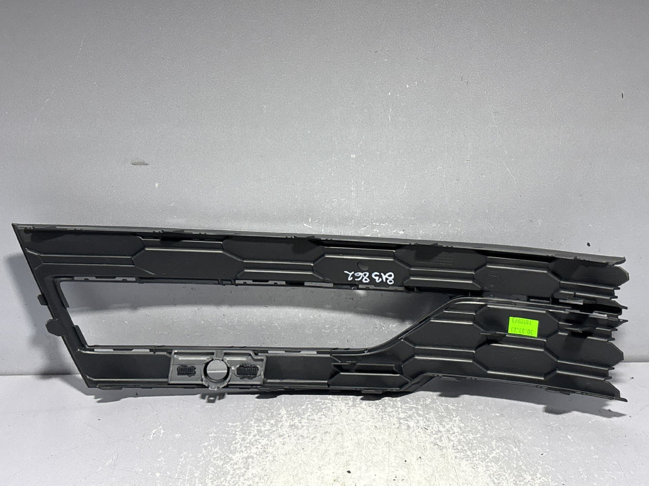 PLASTIKA BRANIKA SKODA OCTAVIA > 19- 5E3807682G
