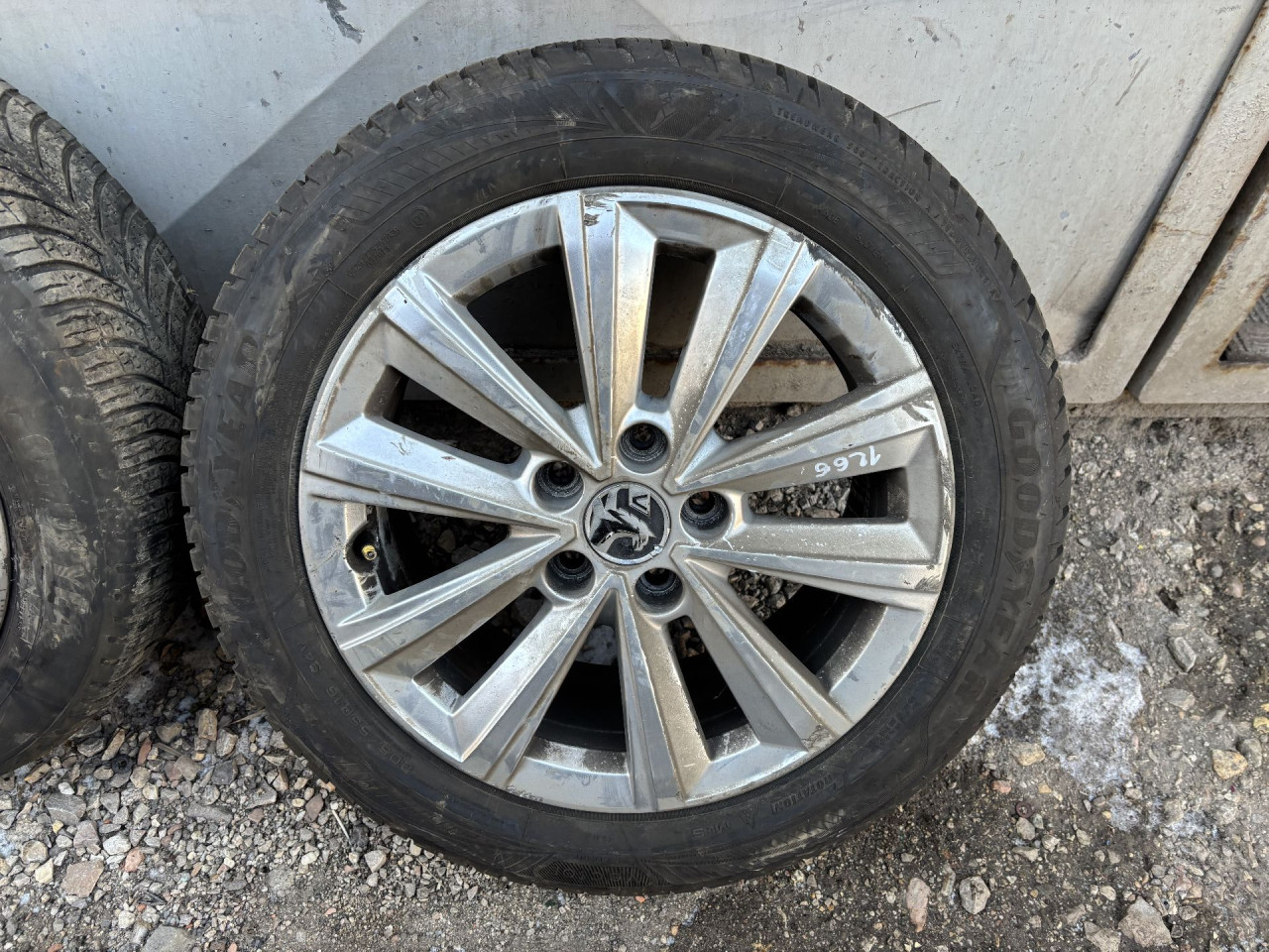 DIJELOVI FELGE I GUME OPEL ASTRA L > 22 -
