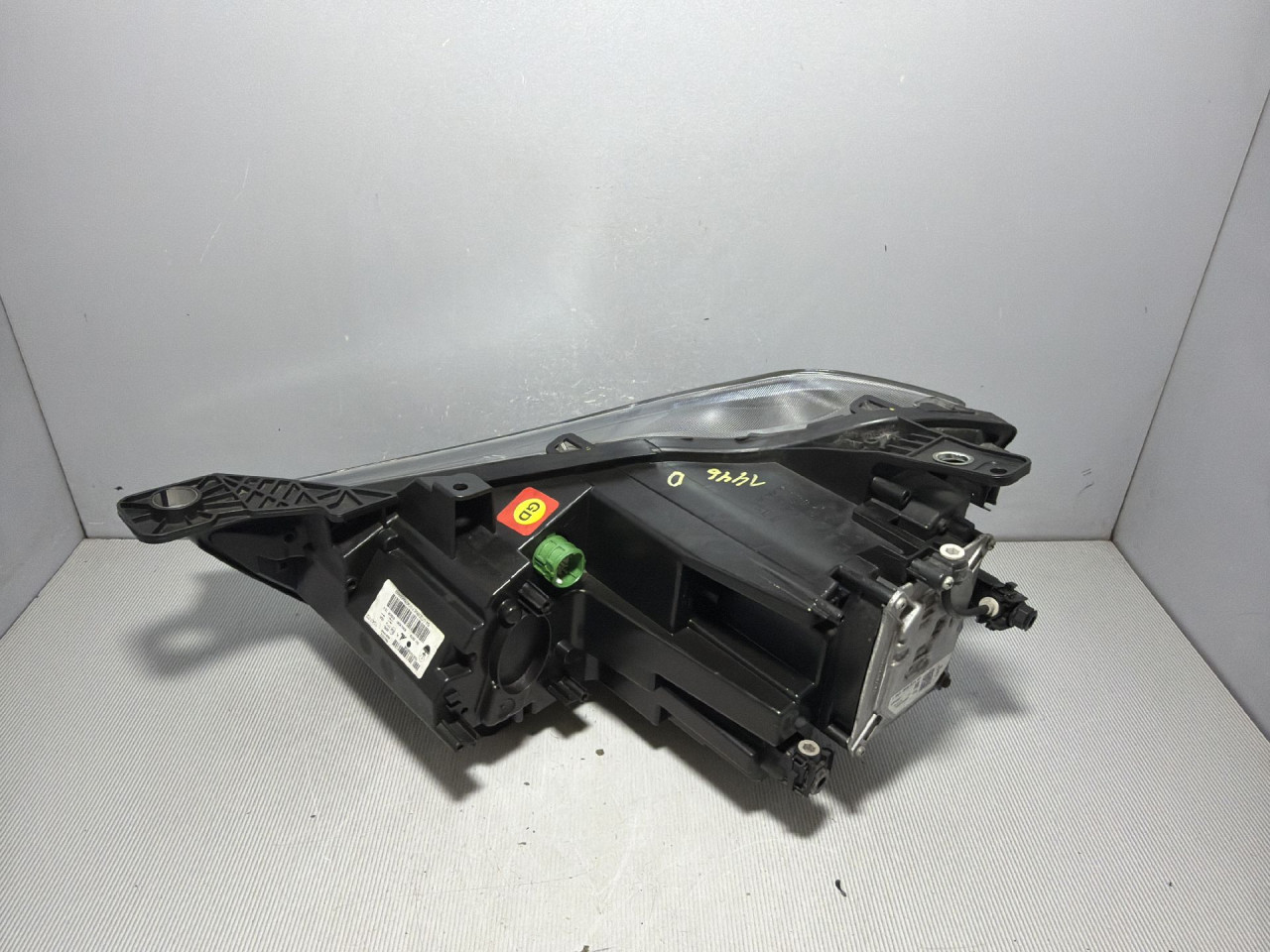 DIJELOVI FAR MASERATI GHIBLI (M157) > 13-23 3.0 00670038238