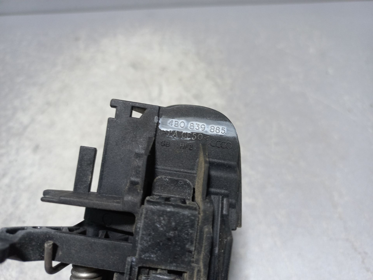 RUCKA VRATA AUDI A4 (B7) > 04-07 4B0839885