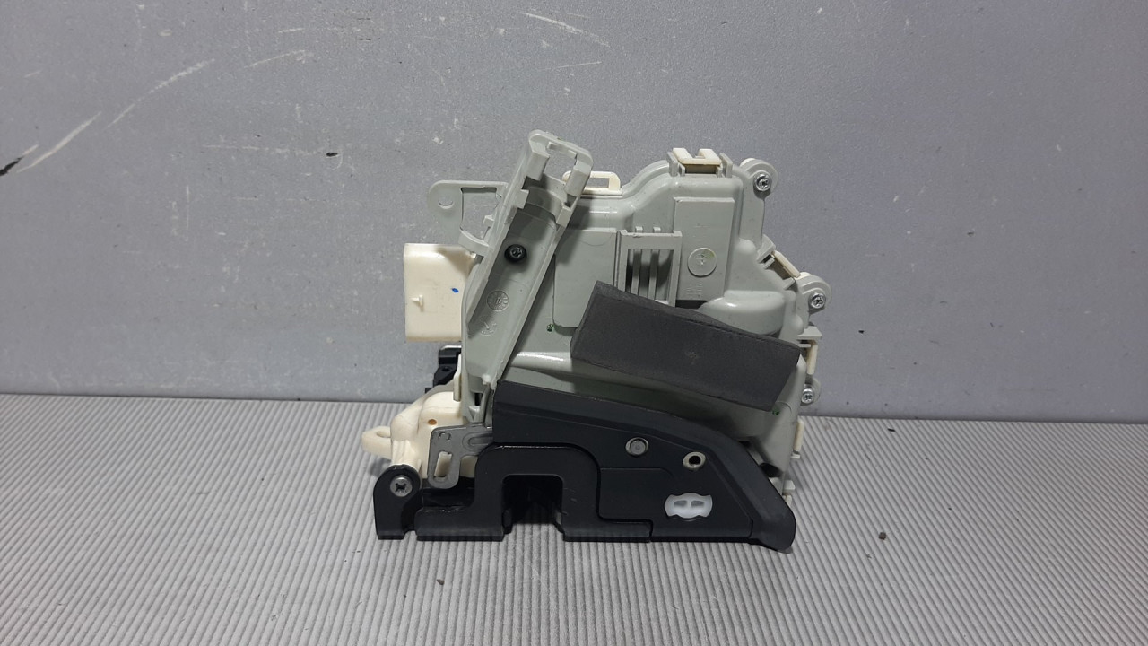DIJELOVI BRAVA VRATA AUDI Q7 > 09-15 8J1837016C