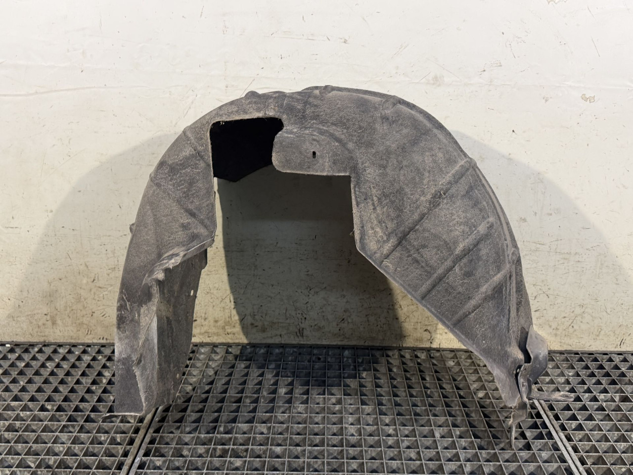 DIJELOVI UNUTRASNJI BLATOBRAN SKODA SUPERB > 19- 2.0 3V5810969