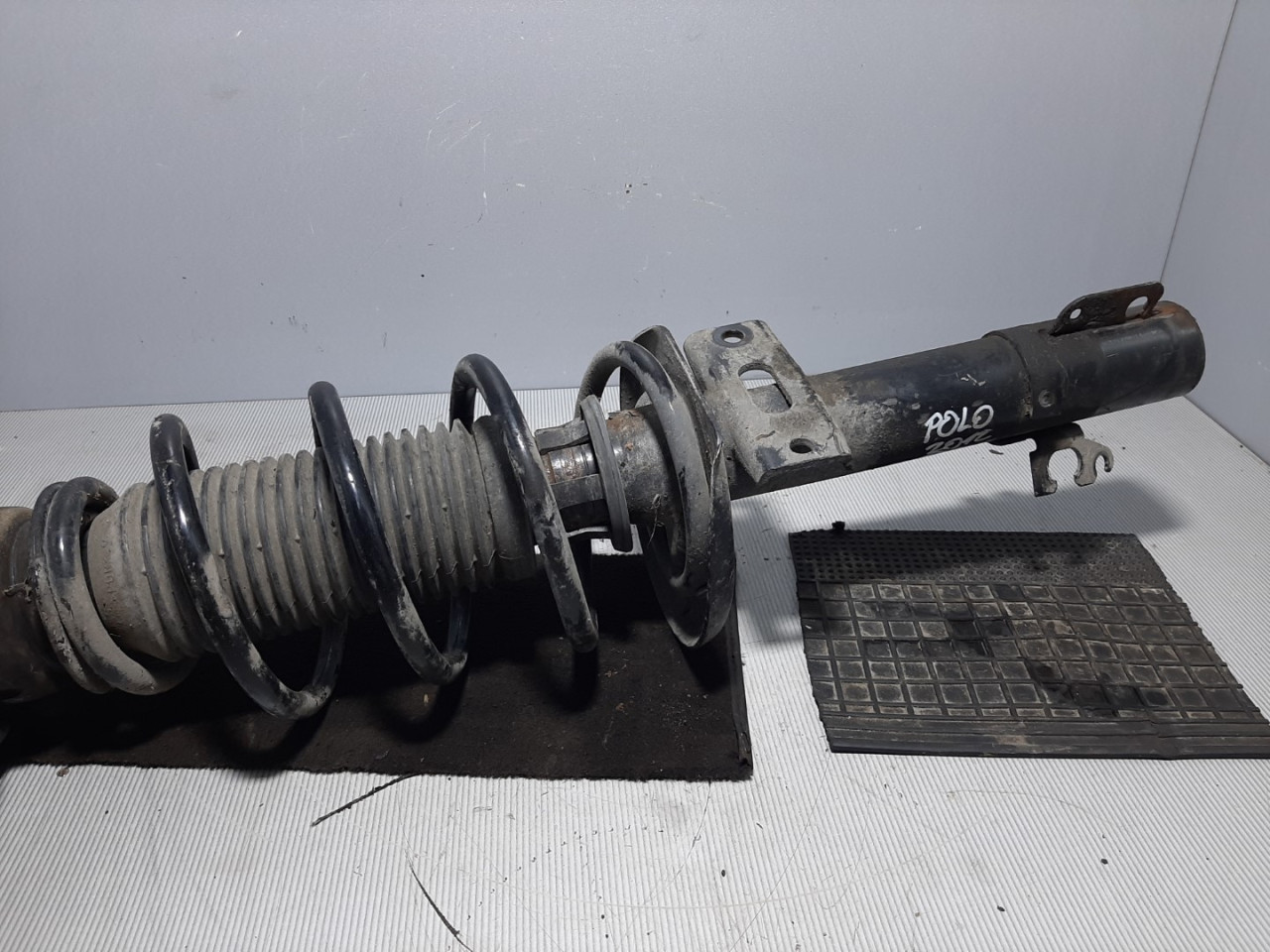 DIJELOVI AMORTIZER VW POLO > 09-14 6C0413031AH