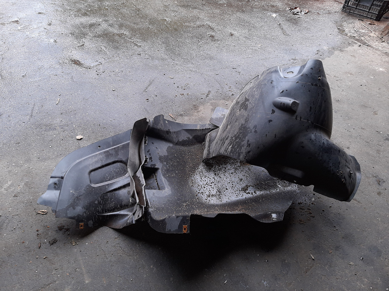 UNUTRASNJI BLATOBRAN SKODA FABIA > 07-10 6V0809957
