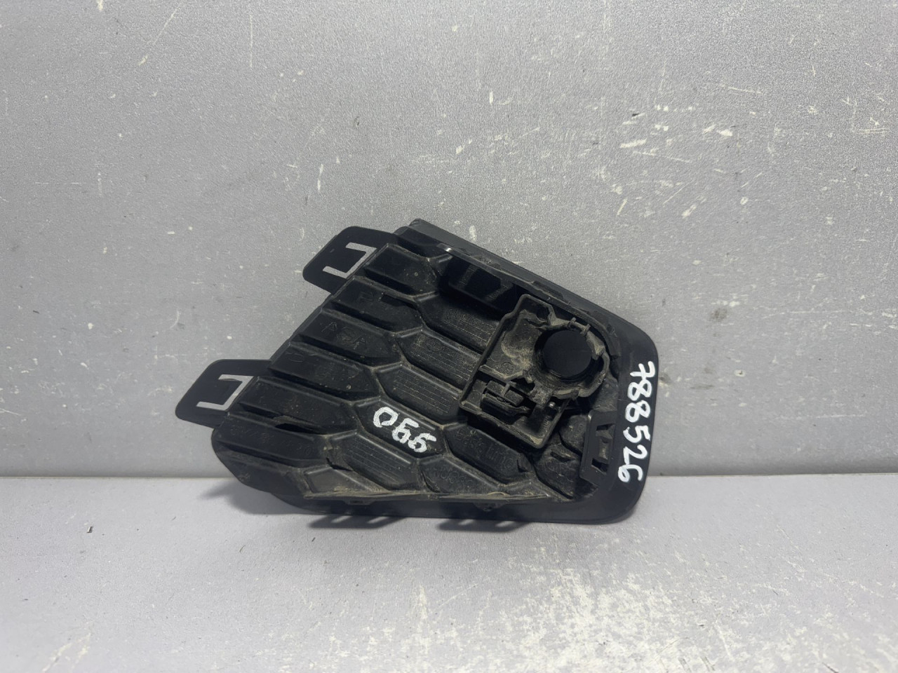 PLASTIKA BRANIKA AUDI A3 (8Y) > 20 -  8Y4807820