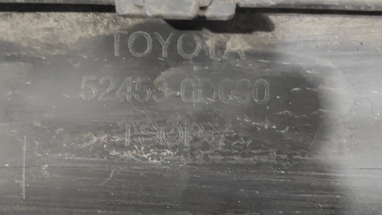 PLASTIKA BRANIKA TOYOTA YARIS > 17-19 52453-0D090