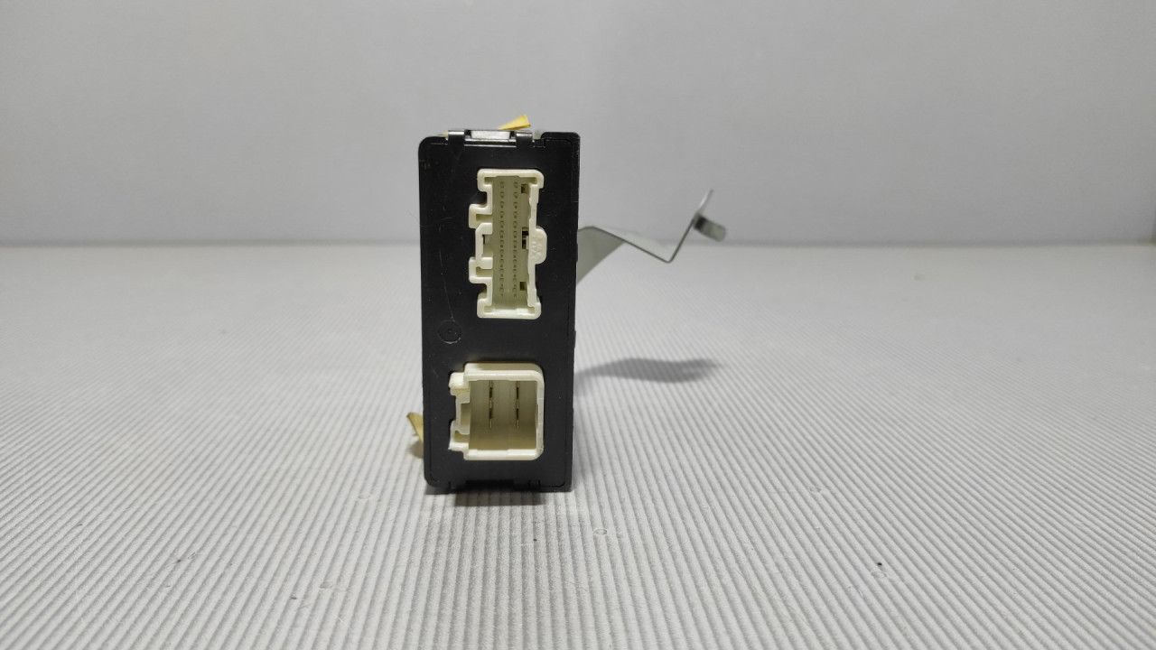 ELEKTRONIKA MODUL MAZDA 6 > 02-05 6J6A675DZ