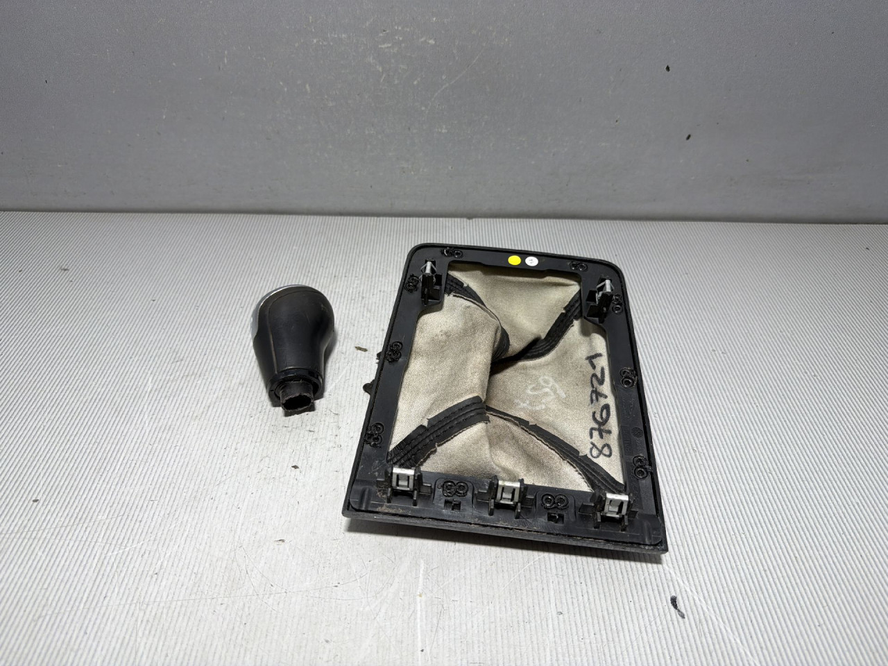DIJELOVI RUCICA MJENJACA JAGUAR XE (X760) > 15 -  2.0 GX737C455A
