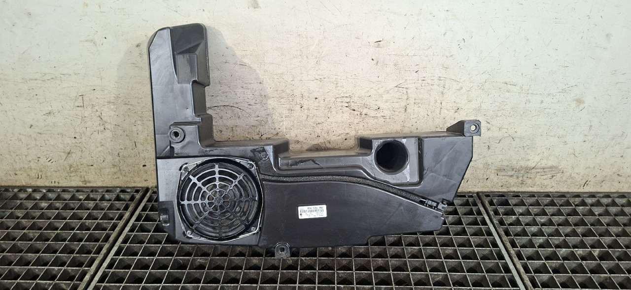 DIJELOVI ZVUCNIK AUDI A4 (B8) > 12-15 2.0 8T8035382