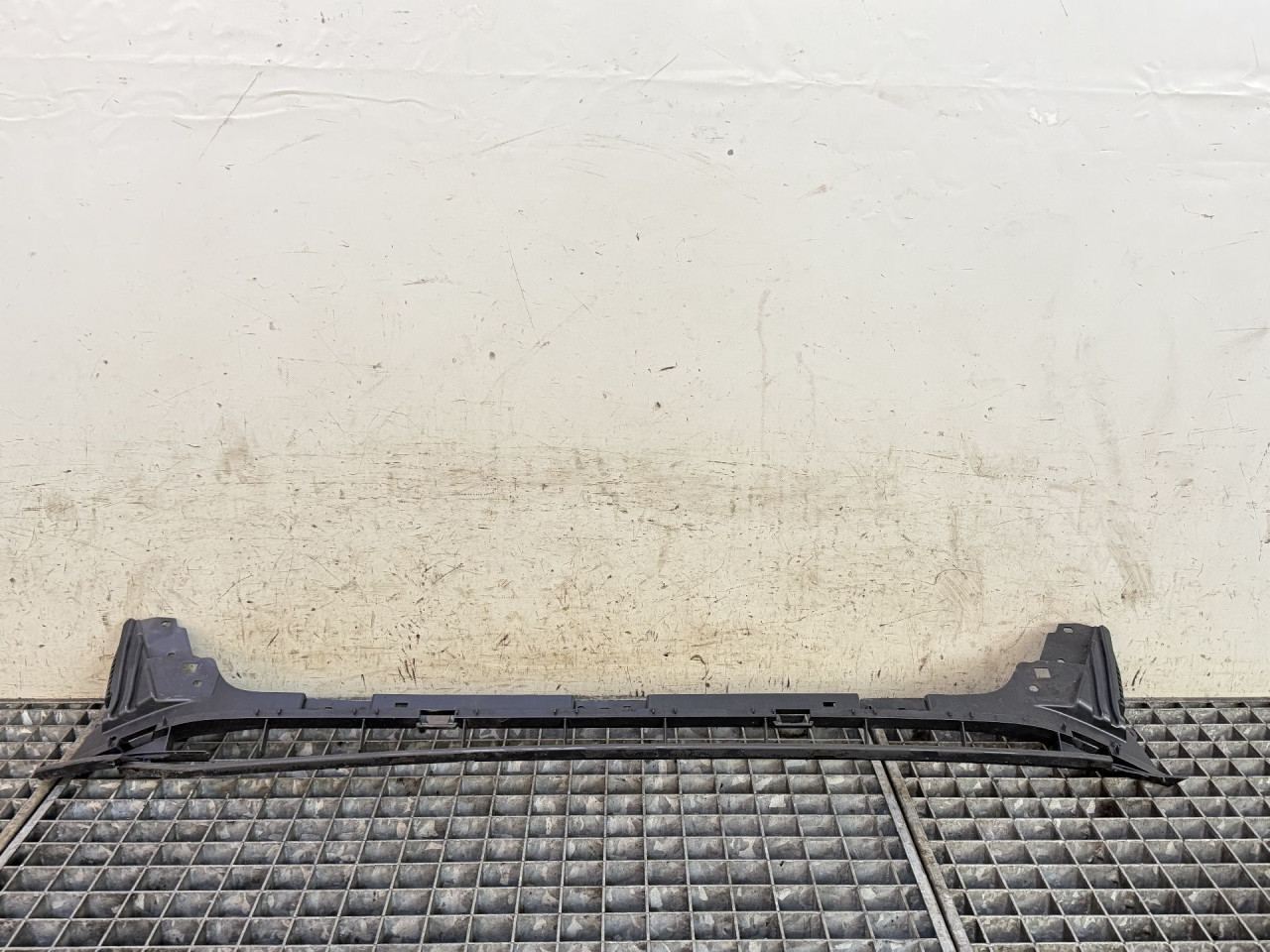 DIJELOVI RESETKA BRANIKA AUDI A4 (B9) > 19- 2.0 8W0807683E