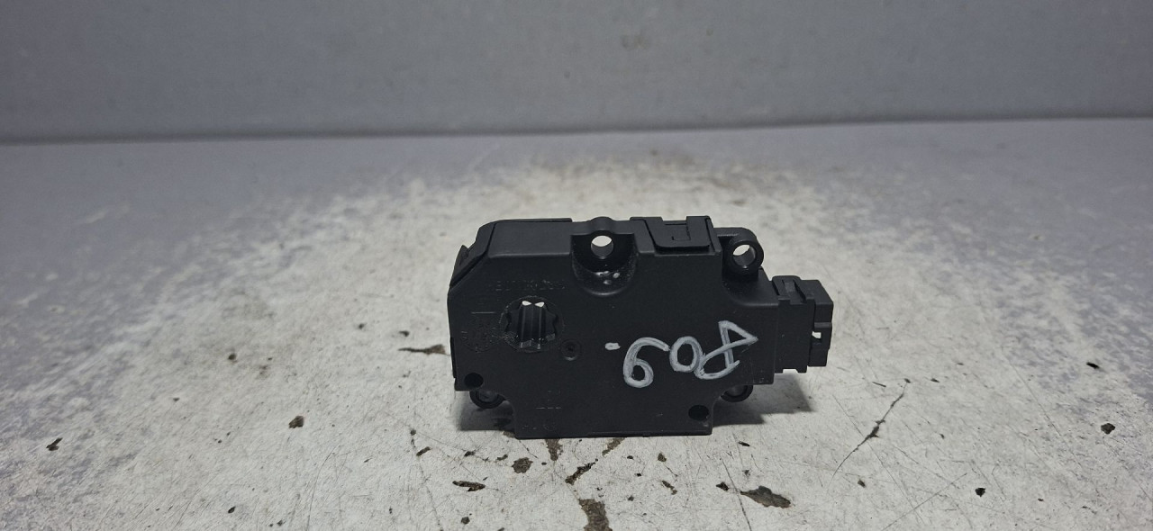 DIJELOVI MOTORIC KLAPNE AUDI A4 (B9) > 15-18 ZBAT0084D03