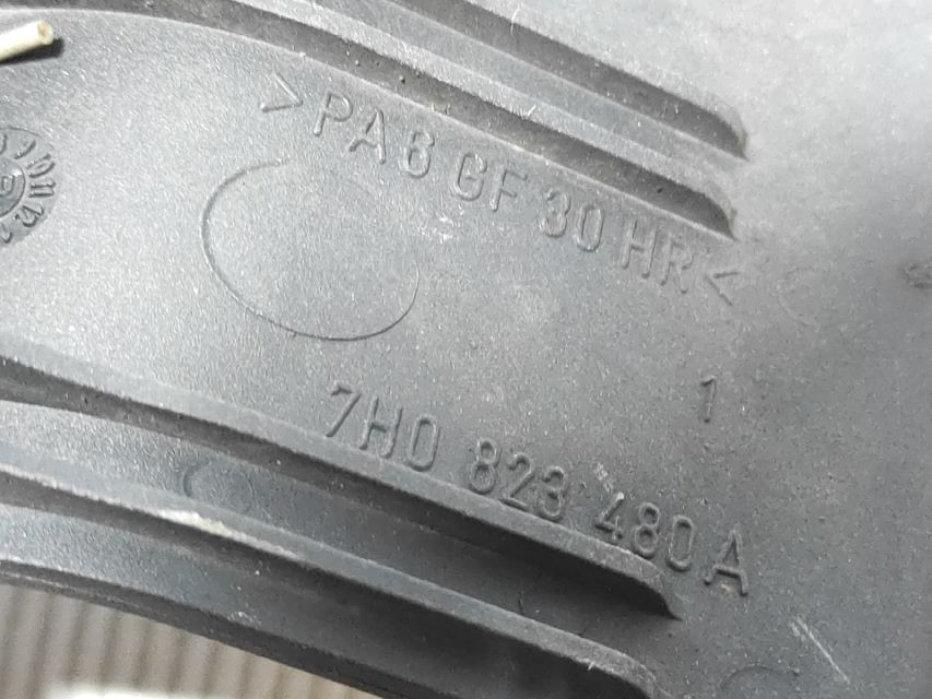DIJELOVI BRAVA HAUBE VW T5 > 03-09 7H0823480A