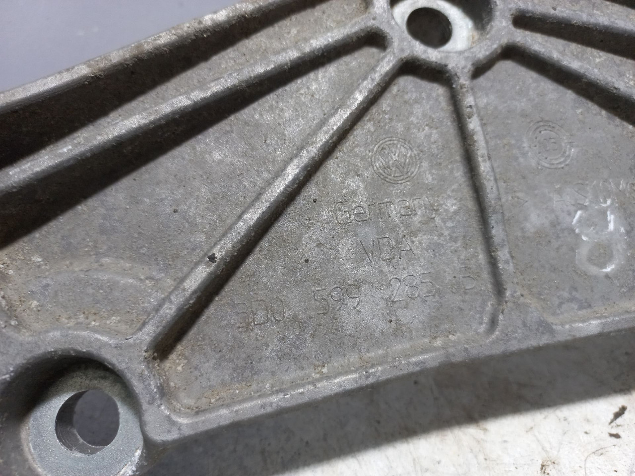 DIJELOVI NOSAC VW PHEATON > 02-09 3D0599285B