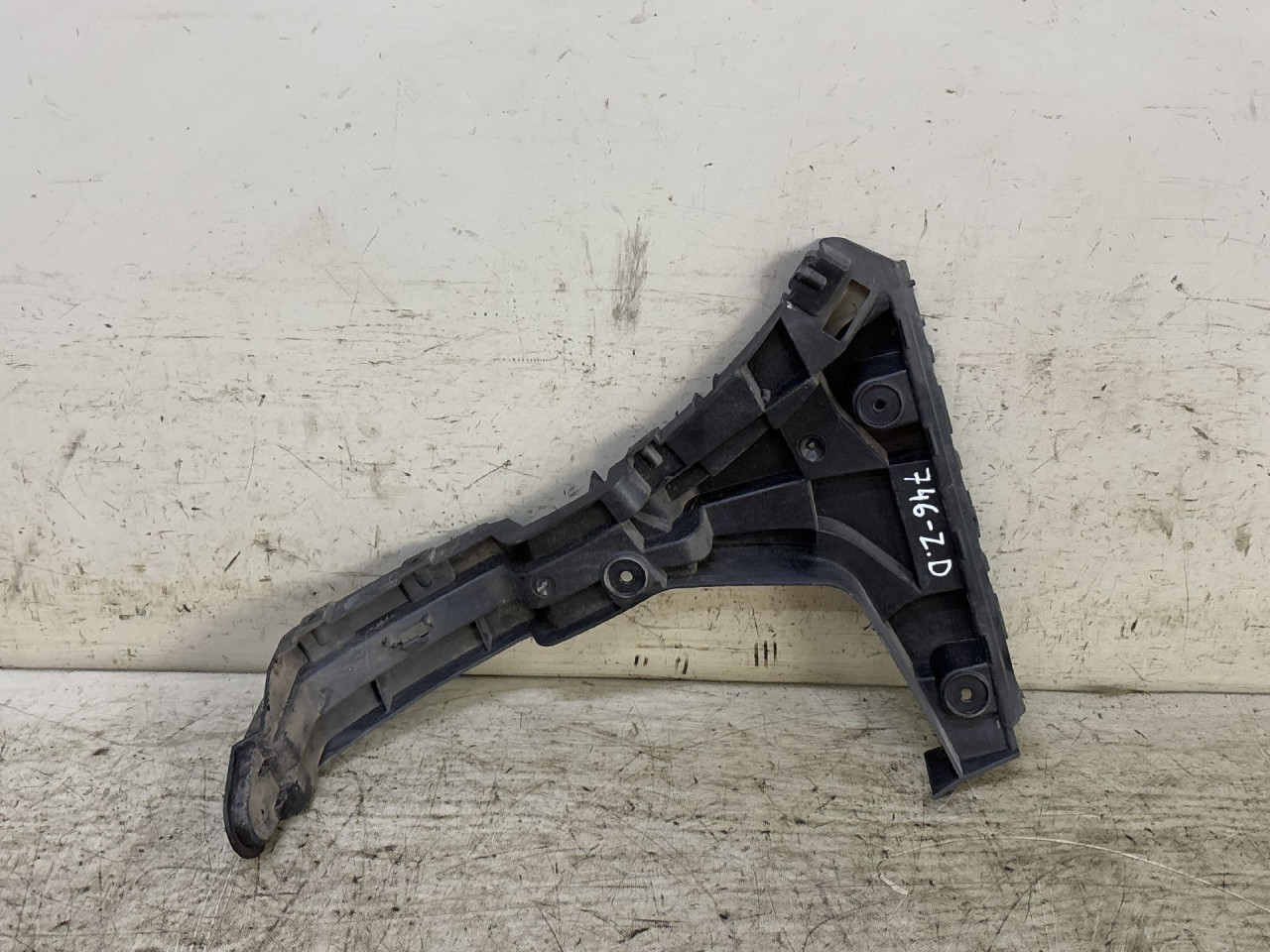 DIJELOVI NOSAC BRANIKA AUDI Q3 > 11-15 8U0807454A