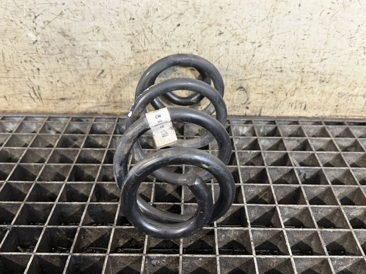 DIJELOVI OPRUGA AMORTIZERA AUDI A4 (B9) > 15-18 2.0 8W0511115EN
