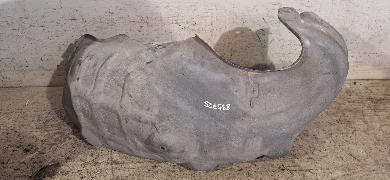UNUTRASNJI BLATOBRAN MAZDA 3 > 13-16 B45A561J1A