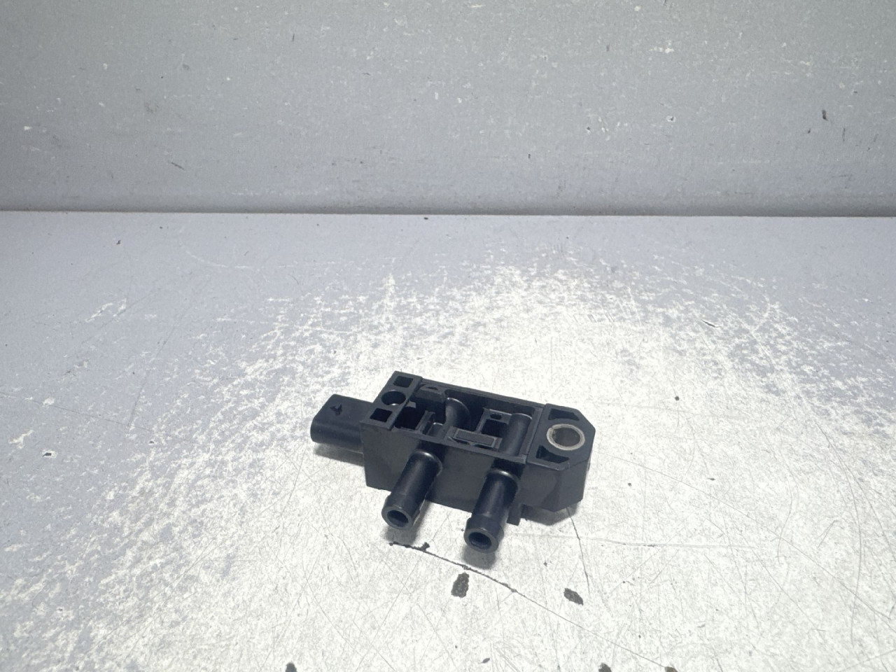 DIJELOVI SENZOR PRITISKA VW TIGUAN > 16-20 2.0 04L906051M