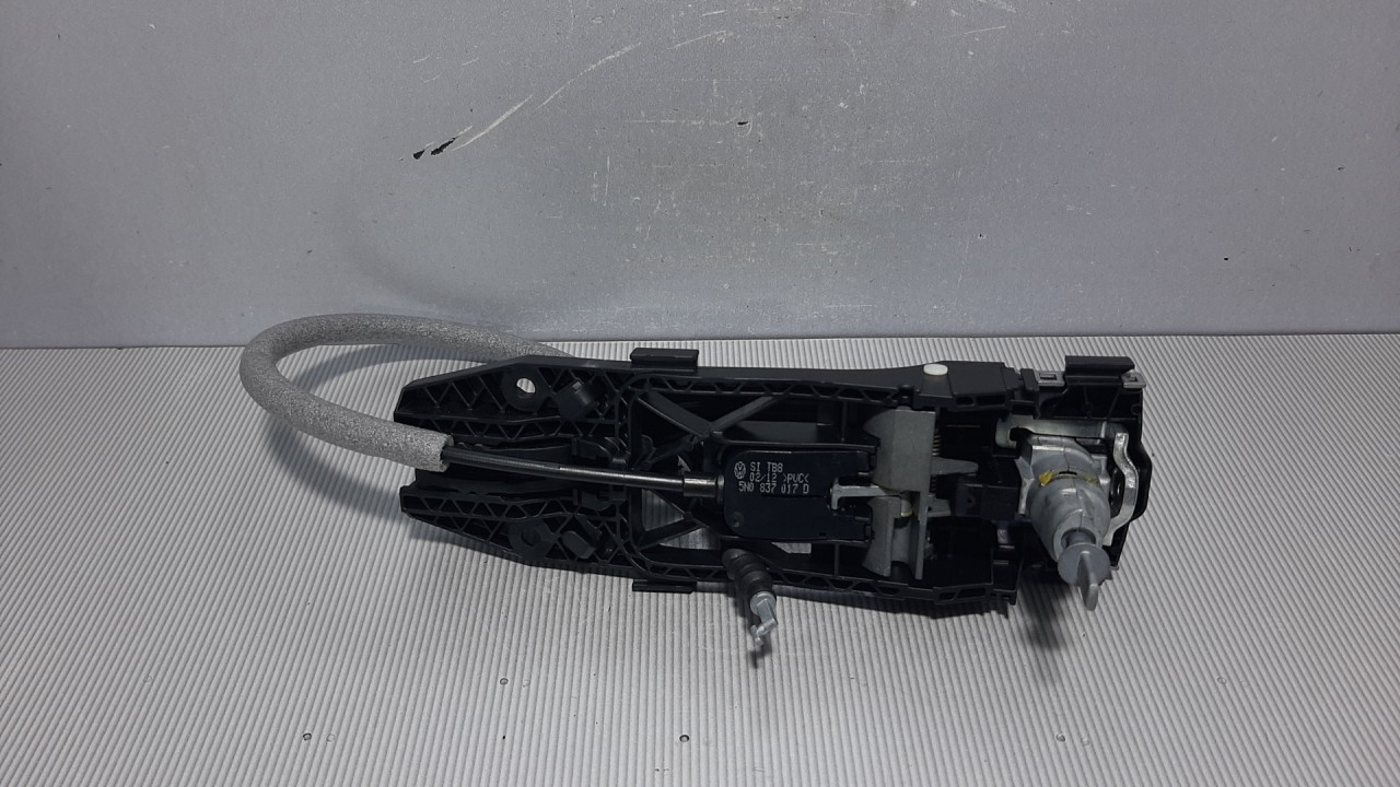 DIJELOVI RUCKA VRATA VW GOLF 6 > 08-12 5N0837885H
