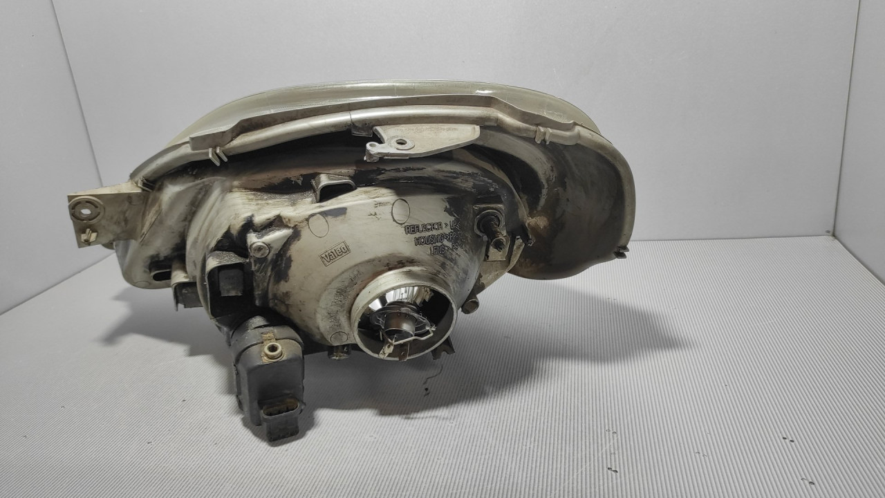 DIJELOVI FAR RENAULT TRAFIC > 00-06 7700311372