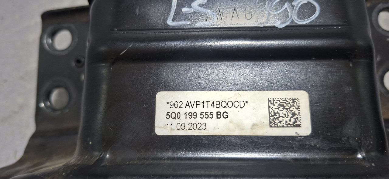 DIJELOVI NOSAC MJENJACA AUDI A3 (8Y) > 20 -  1.5 5Q0199555BG