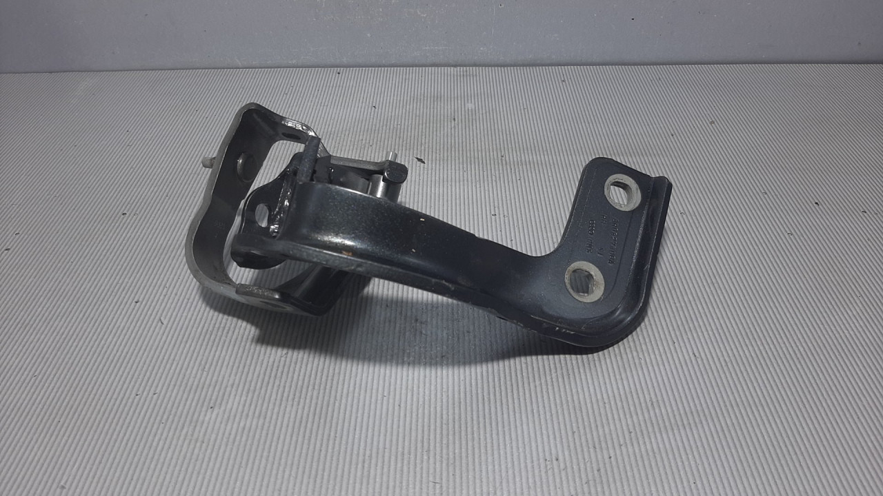 DIJELOVI BAGLAMA GEPEKA AUDI Q5 > 08-11 8R0827300A